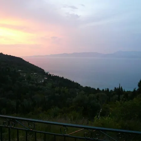 Villa Nicholas Vila *